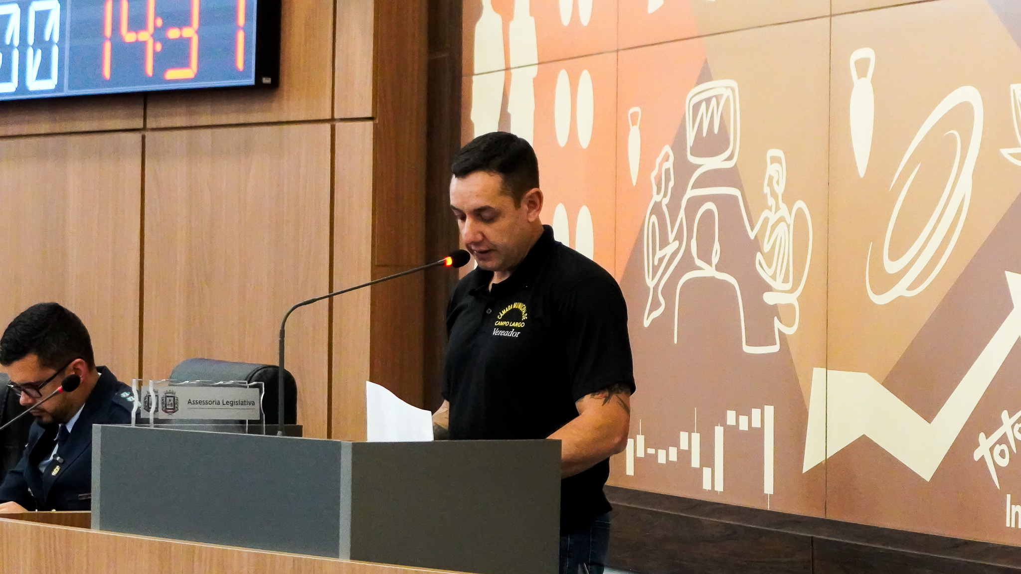 Incentivo à igualdade salarial entre homens e mulheres é aprovado pelos vereadores