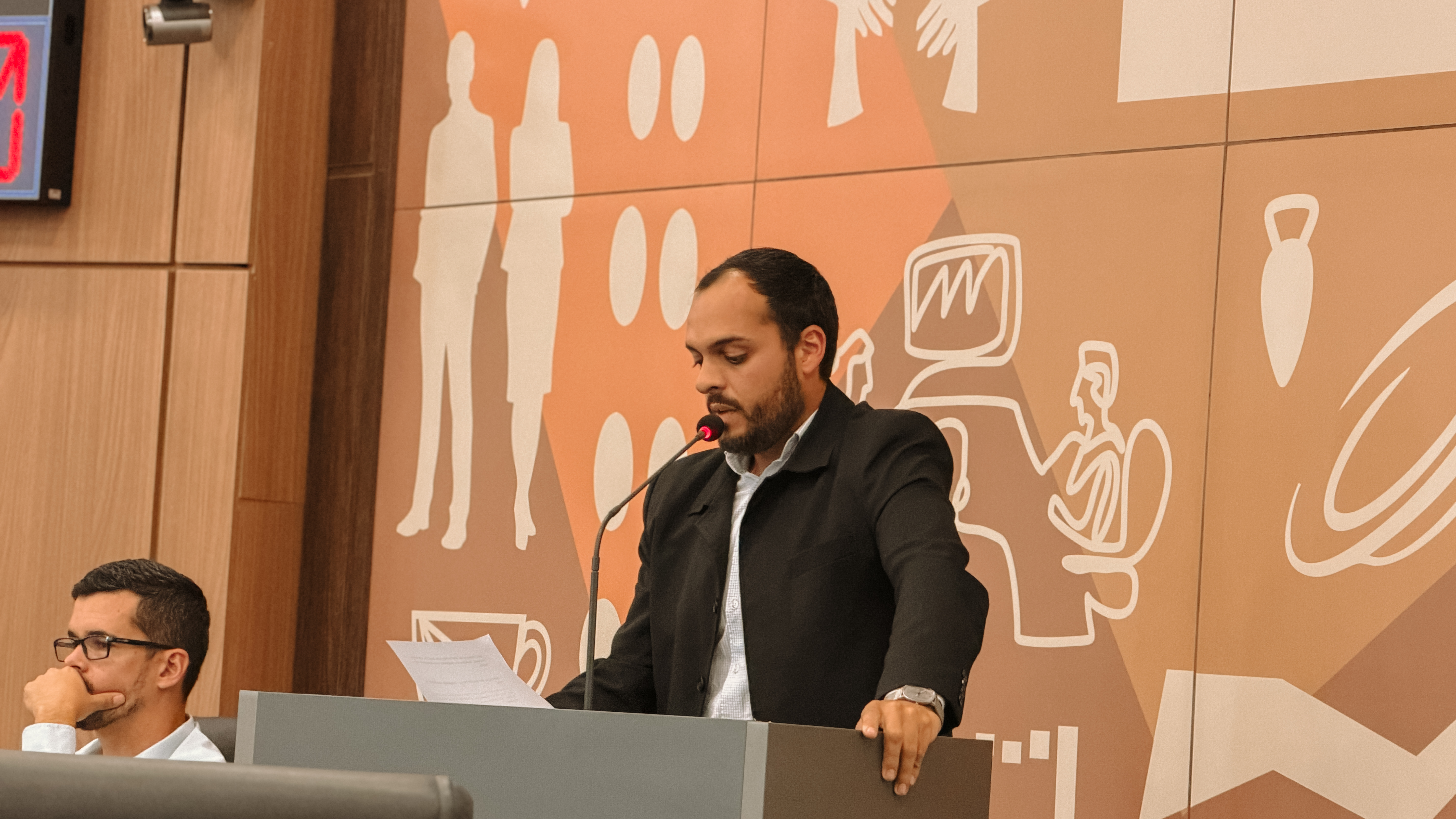 Vereadores aprovam campanha “Fevereiro Laranja” para conscientização sobre leucemia